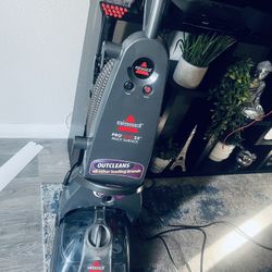 Bissel Proheat2X Multi Surface      (2X Brushes )UsedWorks Good 