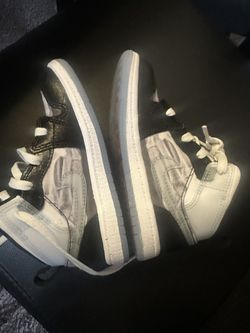 Jordan 1 Mid Sneaker School Toddler  Size 9