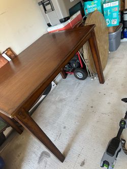 Dinning room table