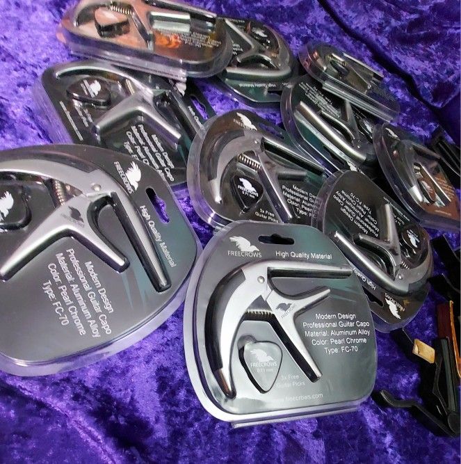 Guitar Capo πΈ!! New And Use !! Front $5 To $10 !! !!