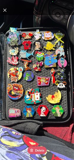 Disney pins
