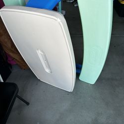 kids table little tikes