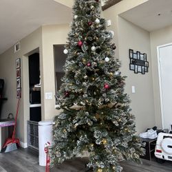 9ft Christmas Tree 