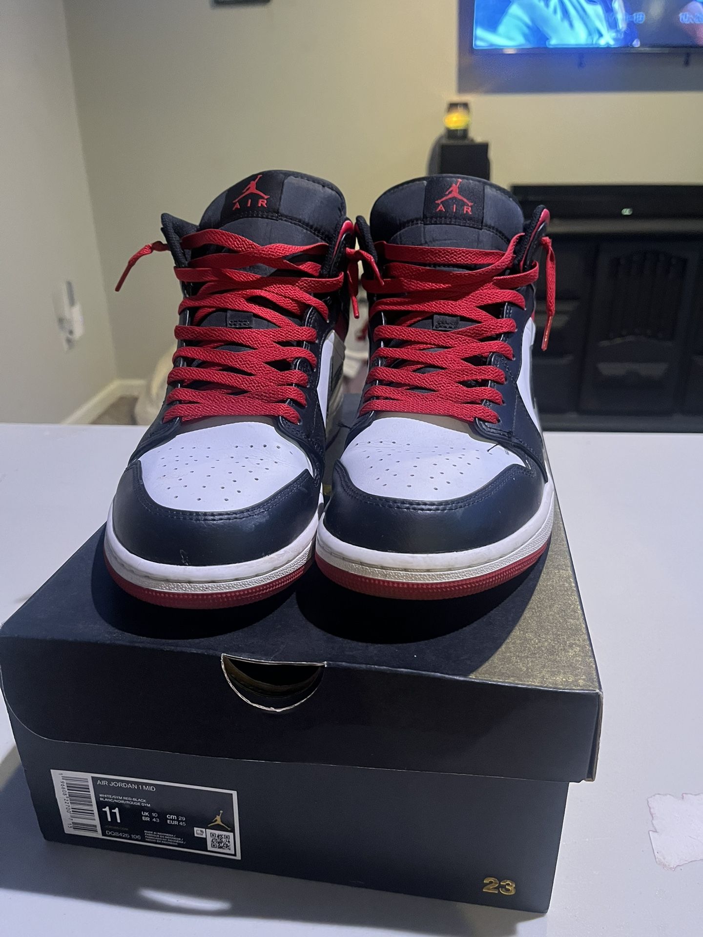 Air Jordan Mids Red And Black