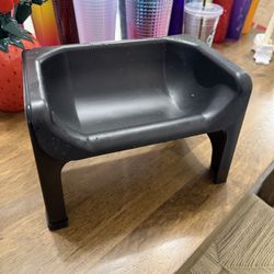 Fluff trough elevated dog bowl 