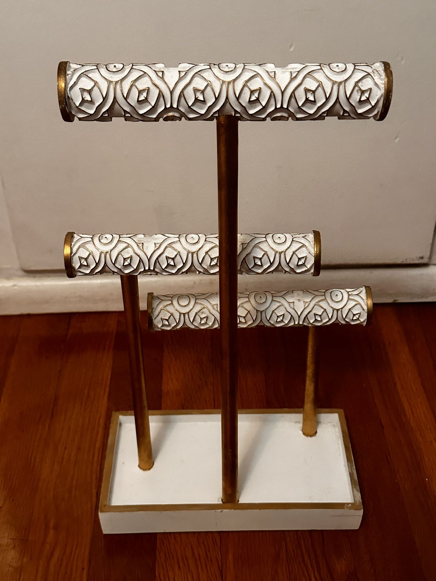 Necklace / Bracelet Holder