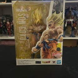 S.H. Figuarts  Dragons Ball Z Super Saiyan Son Goku Legendary Super Saiyan