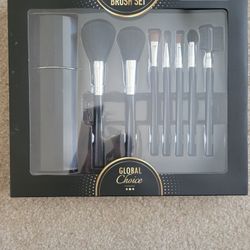 8-Piece Make Up Brush Set by Global Choice