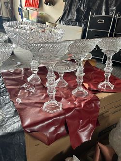 20 glass center pieces