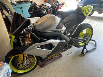 2009 Suzuki SV650 track / race bike