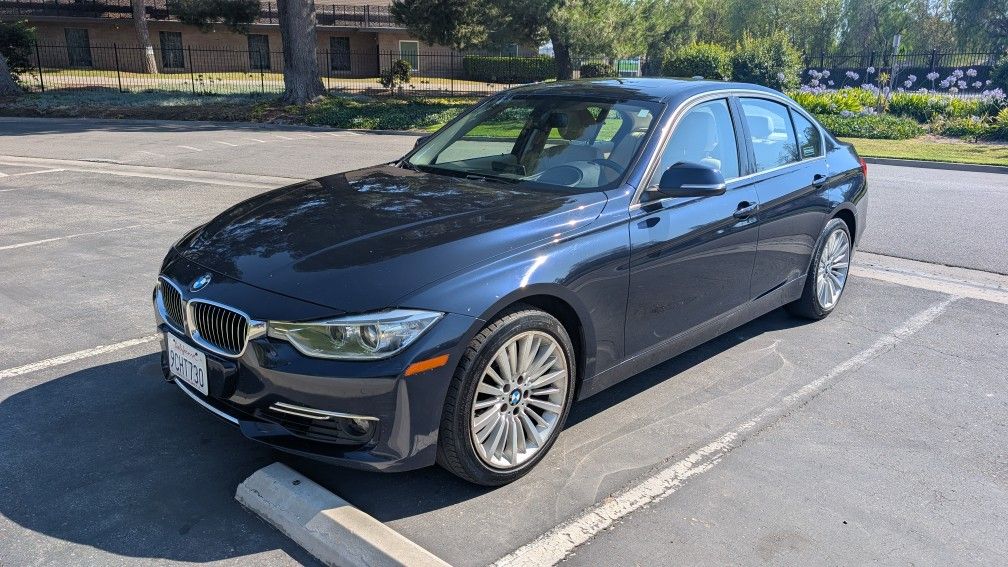 2012 BMW 328i!! RUNS GREAT!! EASY FINANCING!!