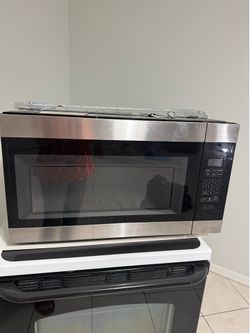 Whirlpool  Microwave stainless still great condition