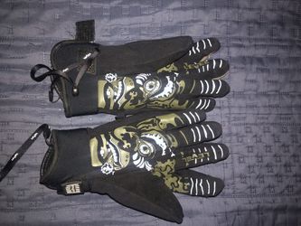 Suburban Level Gloves