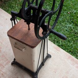 Dazey Churn & MFG Butter Churn
