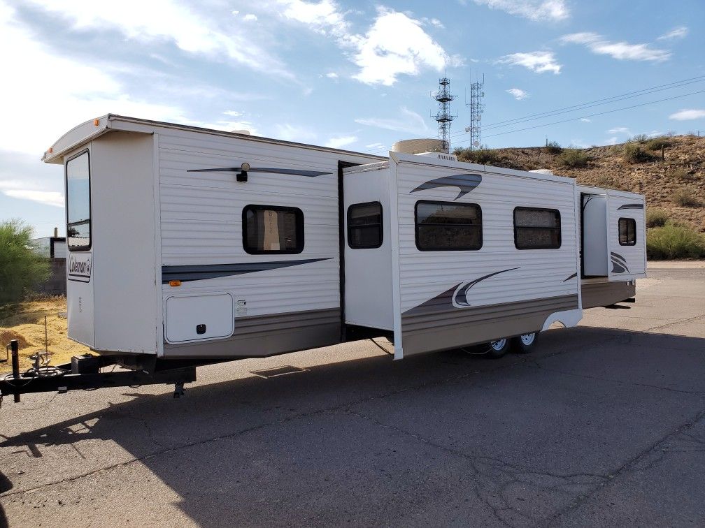 2011 Coleman 2 bedroom Travel Trailer Camper RV for Sale in Mesa, AZ
