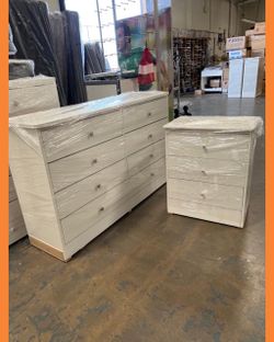 8 drawers dresser and nightstand / Eight drawers dresser and nightstand / Cajoneras / Comodas