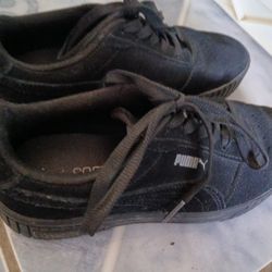 Size 7/12 Black Women Puma Shoes 