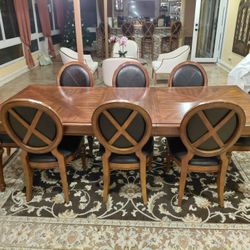 Beautiful Dining Table W/ 8 Chairs