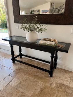 Table with iron -Buffett table