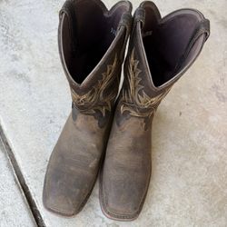 11 1/2 EE Ariat Boots