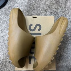 Yeezy Side “Ochre” (13)