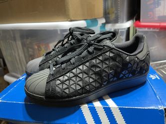 Adidas Women’s Size 4