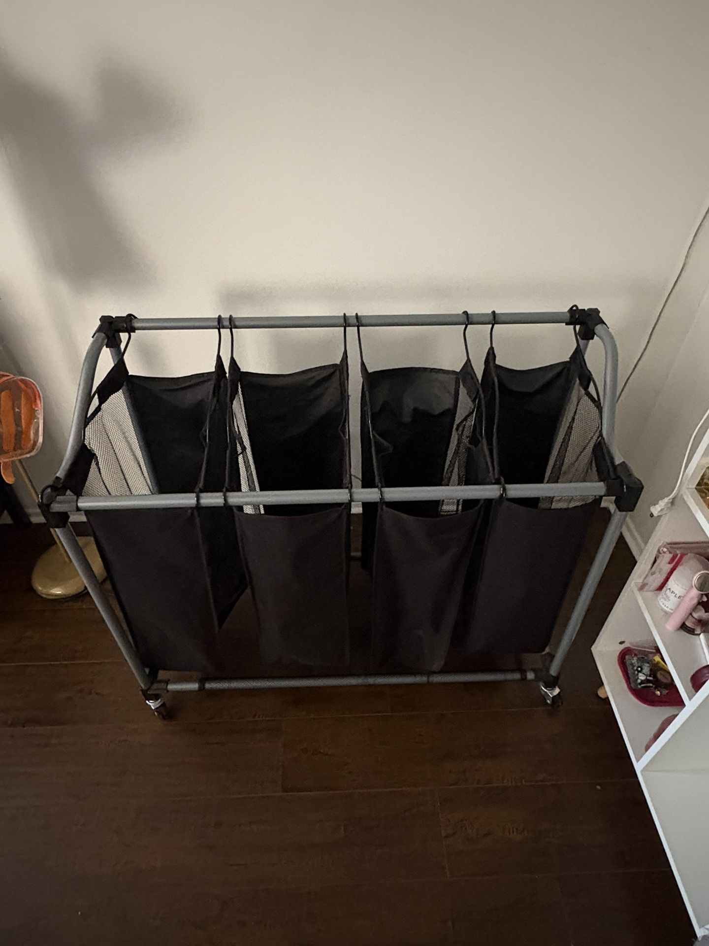 Rolling Hamper