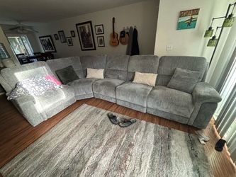 Sectional recliner sofa