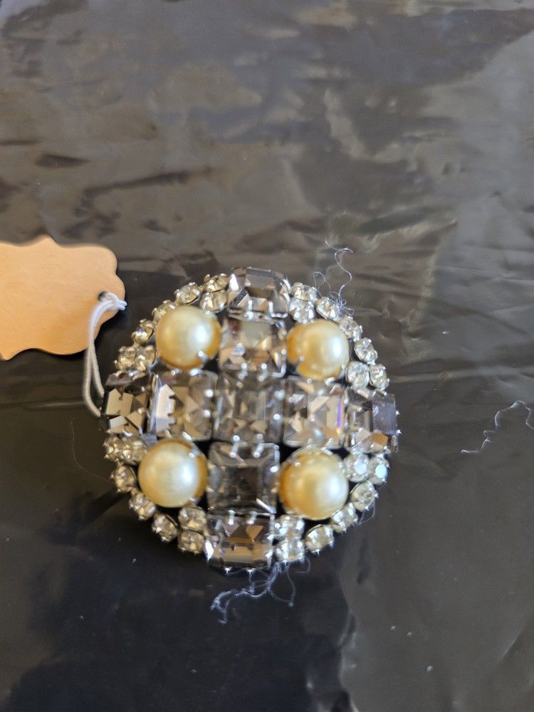 Broushe New Black Silver Pearl
