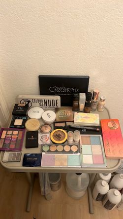 Bandle of make  up