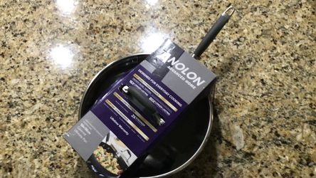 Anolon 12in/30cm Nonstick Pan with Matching Cover, New, Never Used $50