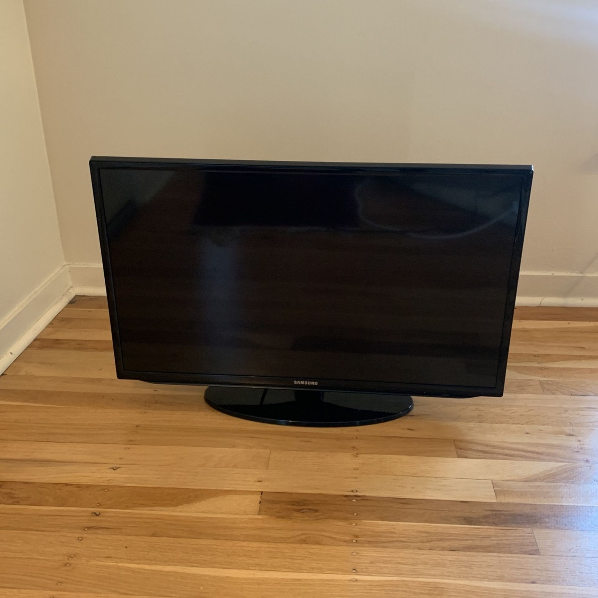Samsung 32” Flat Screen TV for Sale in Seattle, WA OfferUp