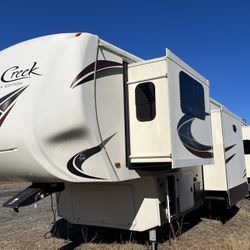 Cedar Creek Fifth Wheel