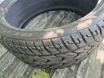 265/35R22