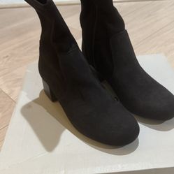 NIB Kenneth Cole Reaction Road Stretch Ankle Boot, Size 5.5