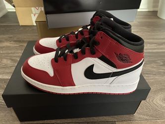Jordan 1 Chicago Mid