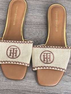 Tommy Hilfiger Beautiful Sandals nice color size 8.5 great condition $5