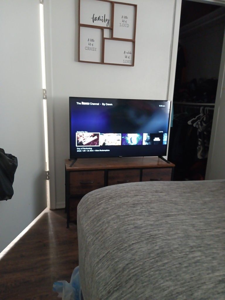 40 Inch Roku Smart TV 