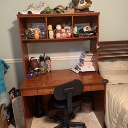 Wood Full Size Bedroom And Mattress 