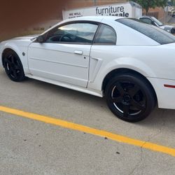 2004 Ford Mustang