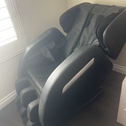 MM350-Black Real Relax I-Class Deluxe Massage Chair