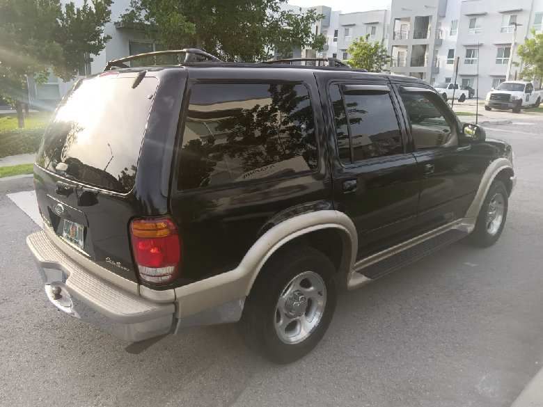 2000 Ford Explorer