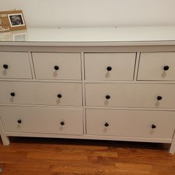 Ikea White Dresser With Glass Included 