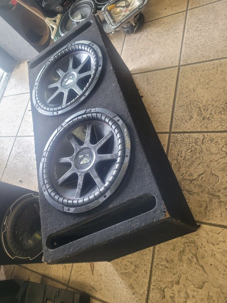 2 15s KICKER CVR IN PORTED BOX