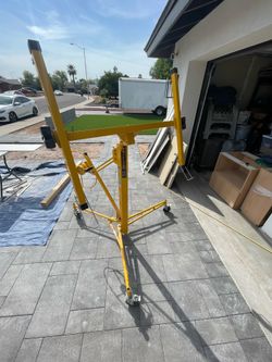 Drywall lift