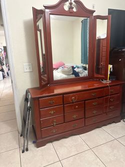 Dresser