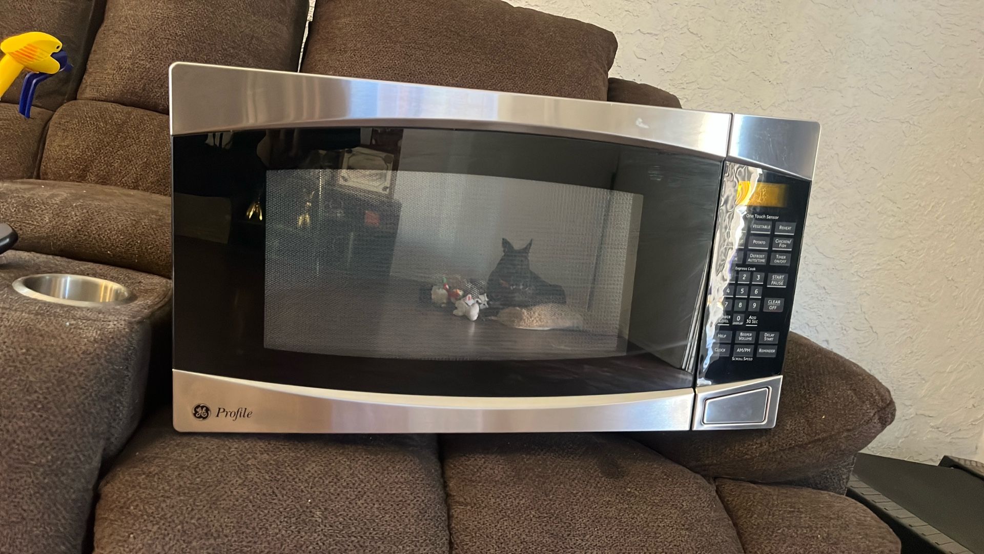 Large Microwave!!! 