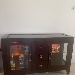 Quality 100% Wood TV Stand/w Wine Glasses