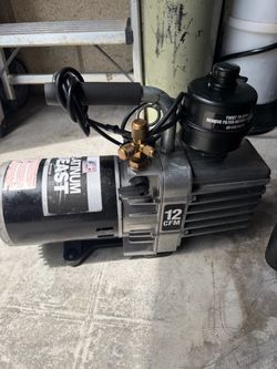 12CFM JB Platinum Beast Vacuum Pump with oil can