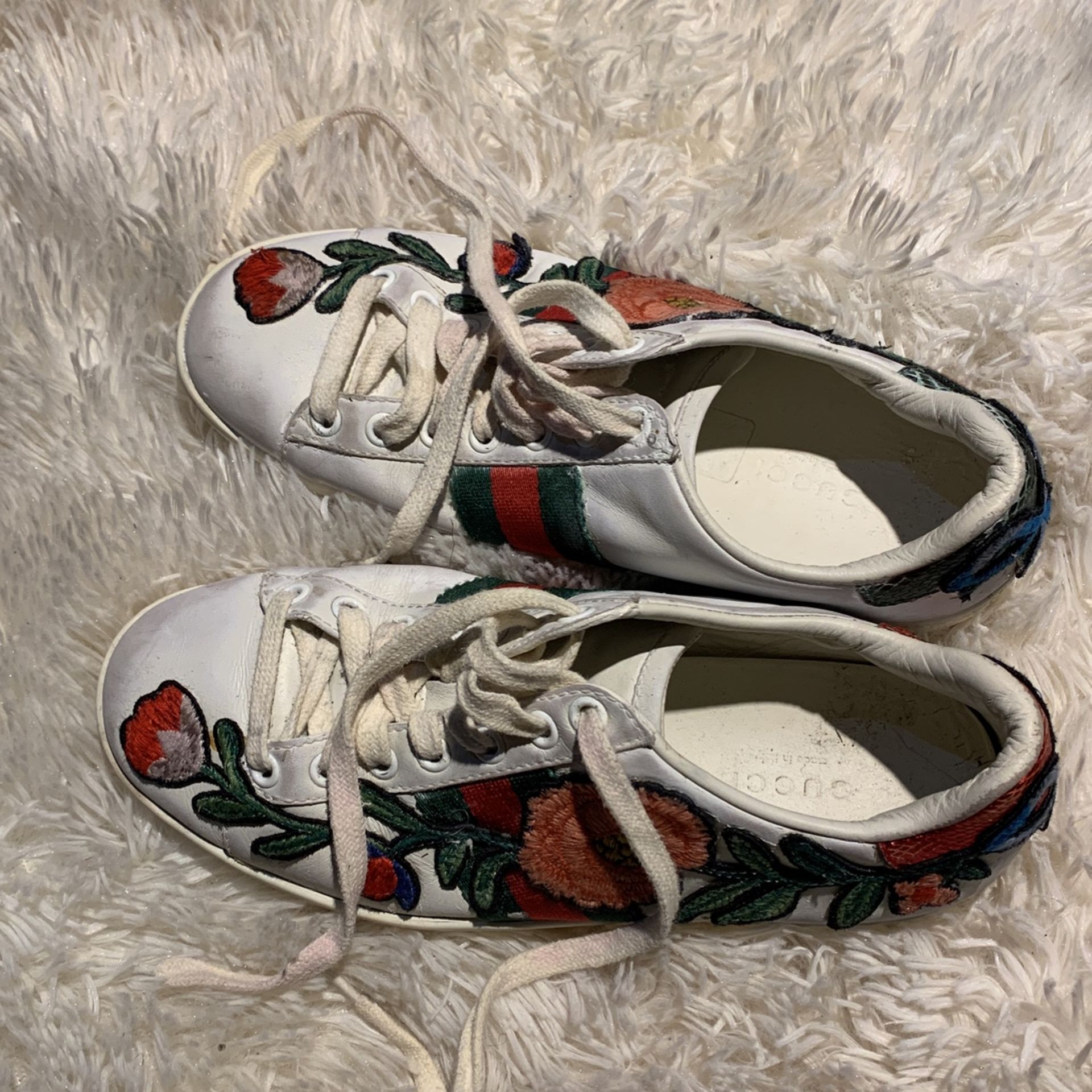 Well Size Gucci Sneakers for Sale Lansing, IL - OfferUp